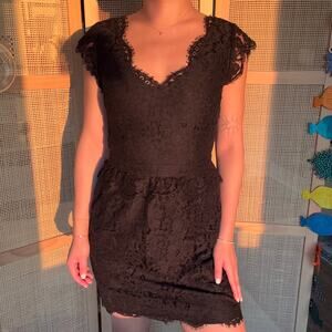 joie black lace cap sleeve cocktail dress size medium scalloped peplum